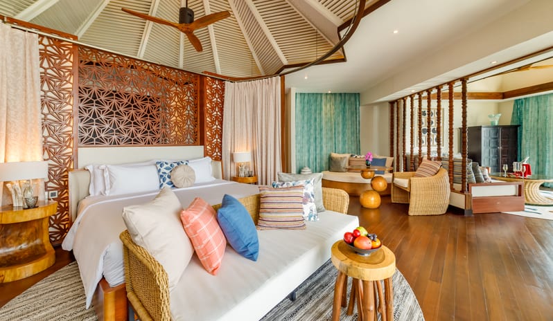 OZEN RESERVE BOLIFUSHI, Ocean Pool Suite Master Bedroom